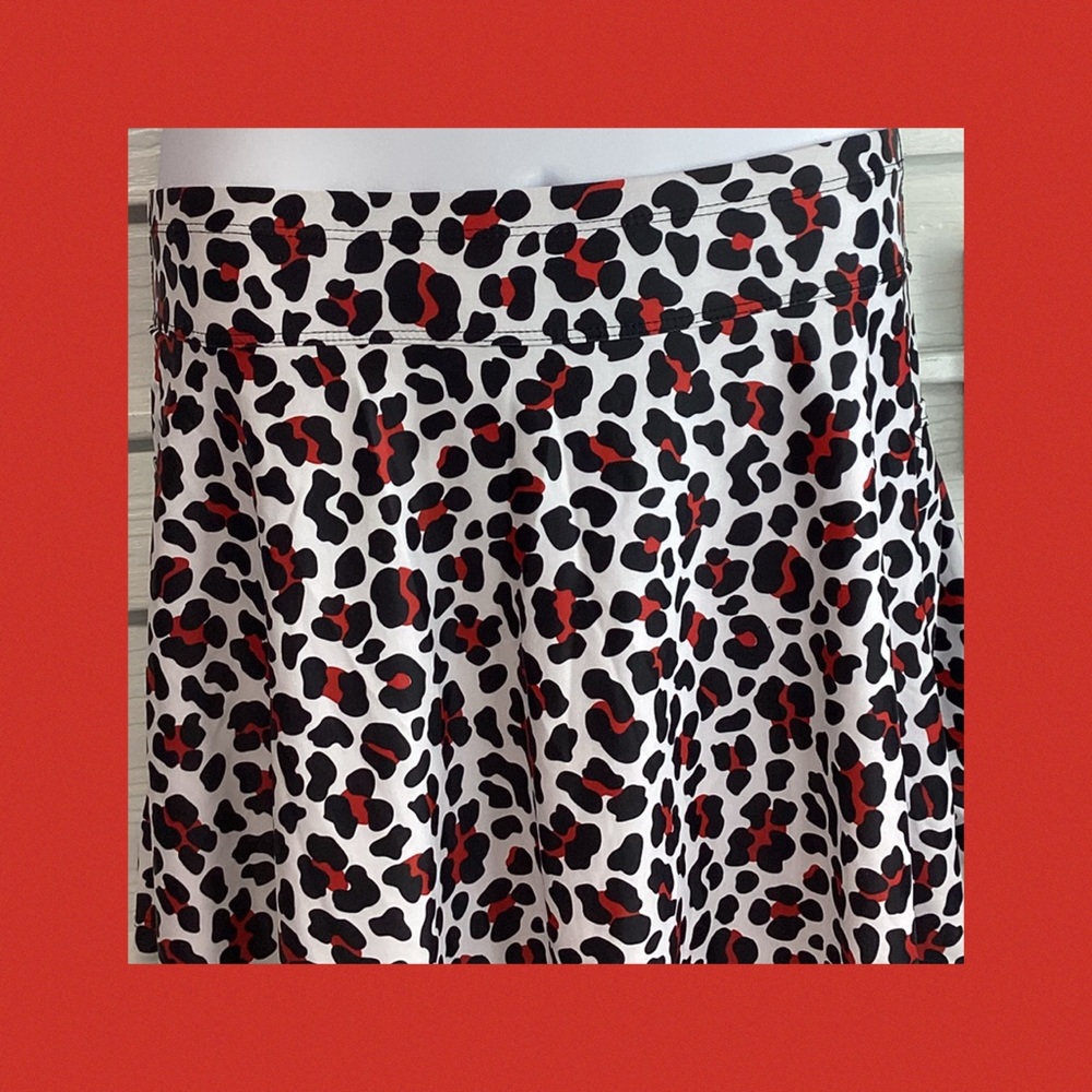 Leopard Print Women's Skirt - Picture 5 of 7